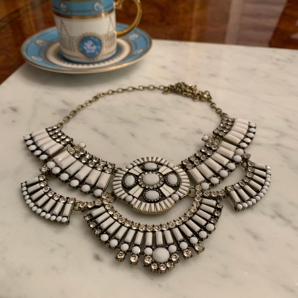 New White Beaded Necklace Embedded with Diamond - Picture 3 of 4